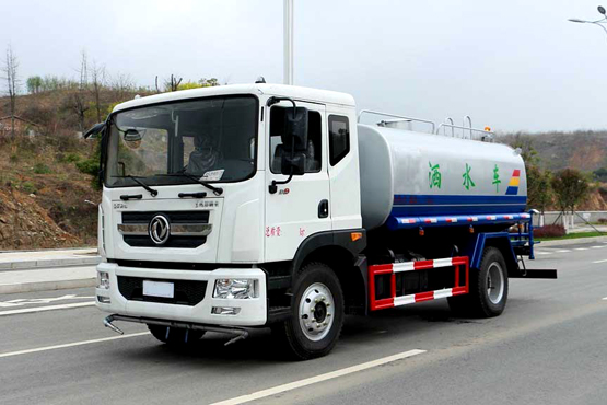 怎樣排除灑水車(chē)柴油機過(guò)早、過(guò)遲的噴油現象？