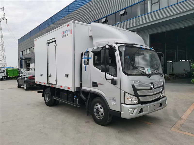 國六福田歐馬可S3排半冷藏車(chē)3米8