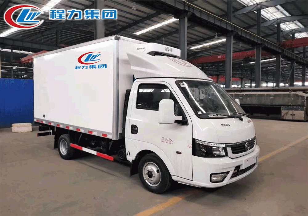 國六柴油東風(fēng)逸途冷藏車(chē)