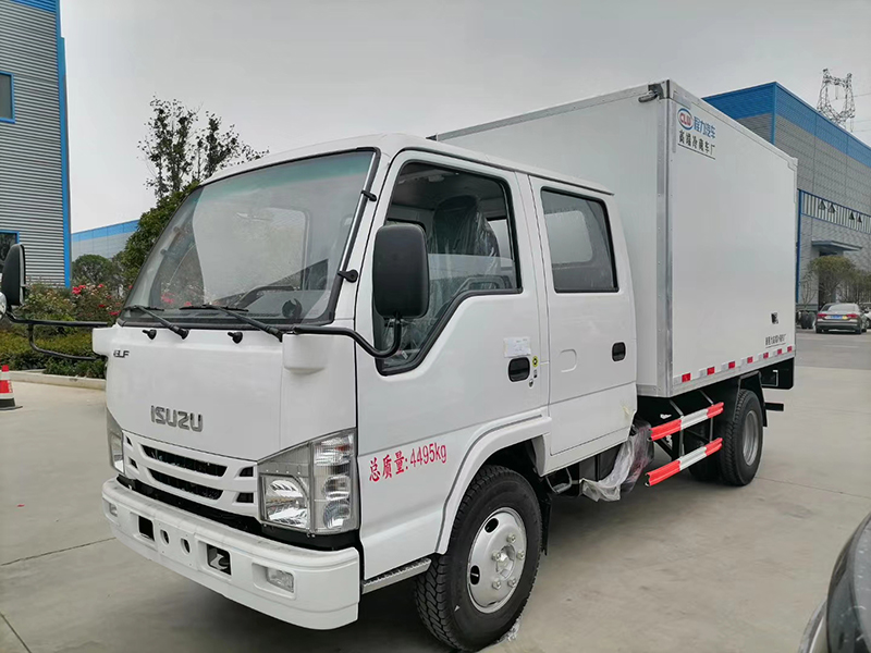 國六五十鈴雙排冷藏車(chē)