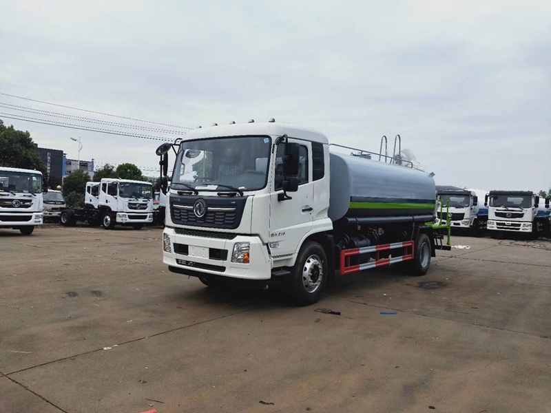 國六東風(fēng)天錦 15噸霧炮灑水車(chē)