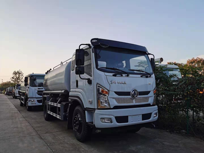 國六東風(fēng)專(zhuān)底 12-15方灑水車(chē)